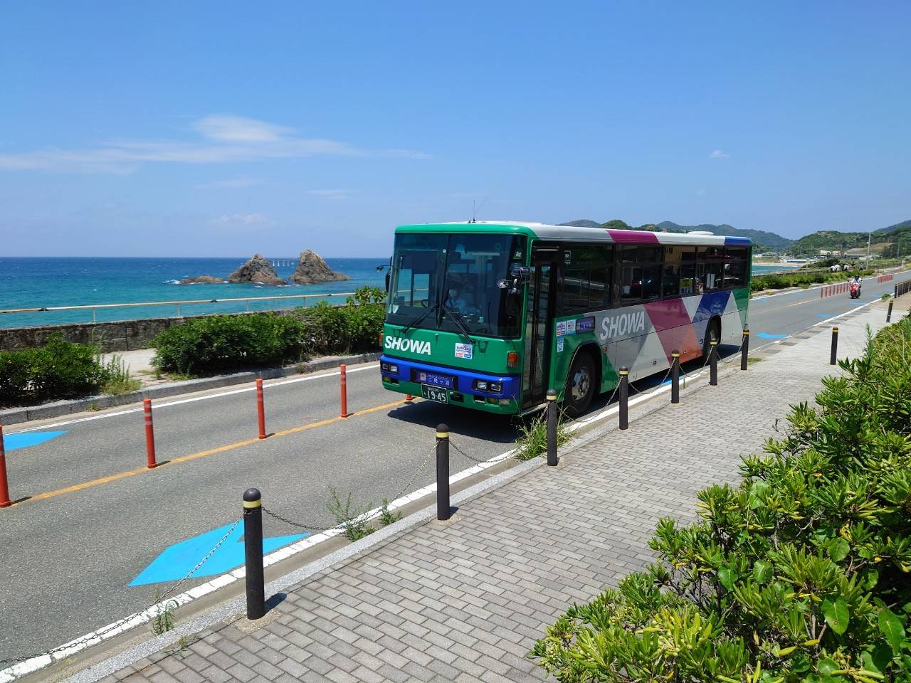走行中の車両の画像